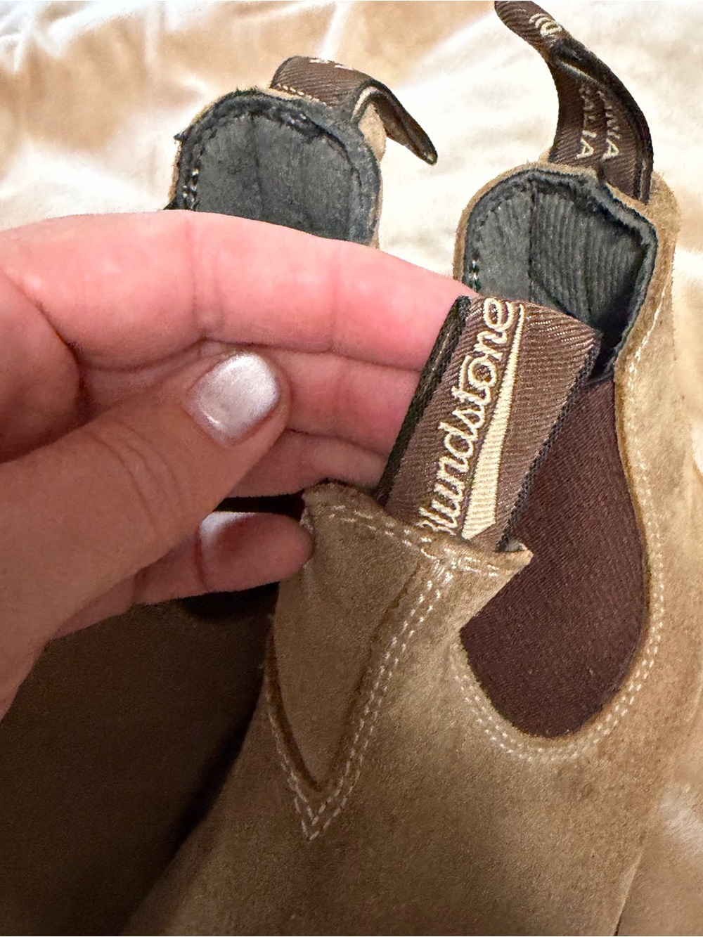 Blundstone Chelsea Suede Elastic Side Slip-On Boots in Tan Women’s 10 - Picture 2 of 8